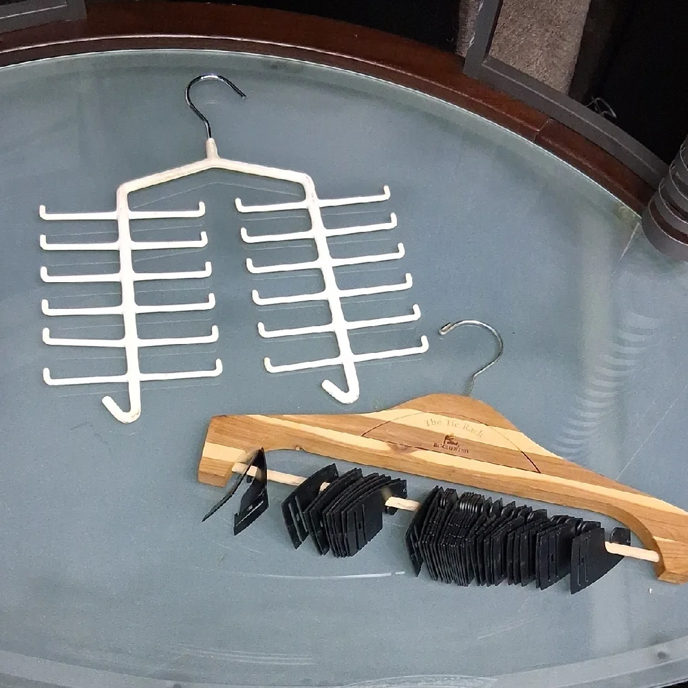 Set Of 2 Tie Hangers